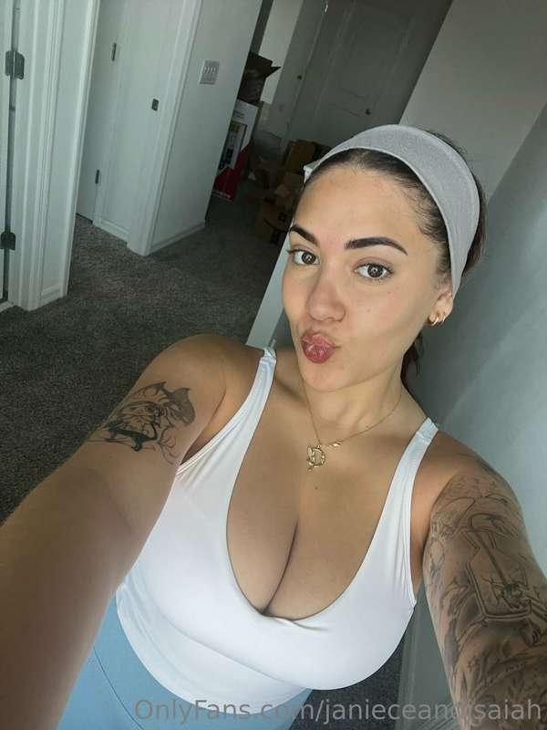friday vibe 😚