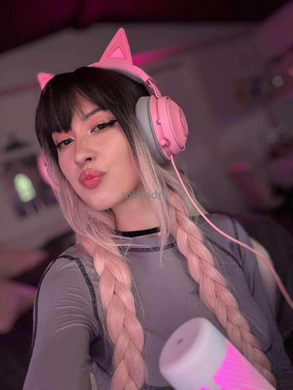 post stream selfie compilation:3 thanks to everyone who tune..