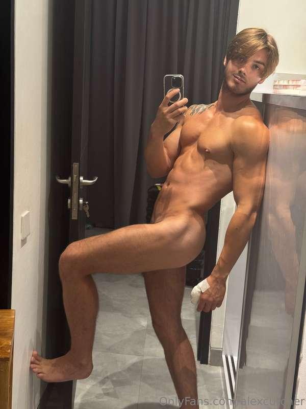 Showing off what the mirror loves to catch 😉Renew and you’ll..