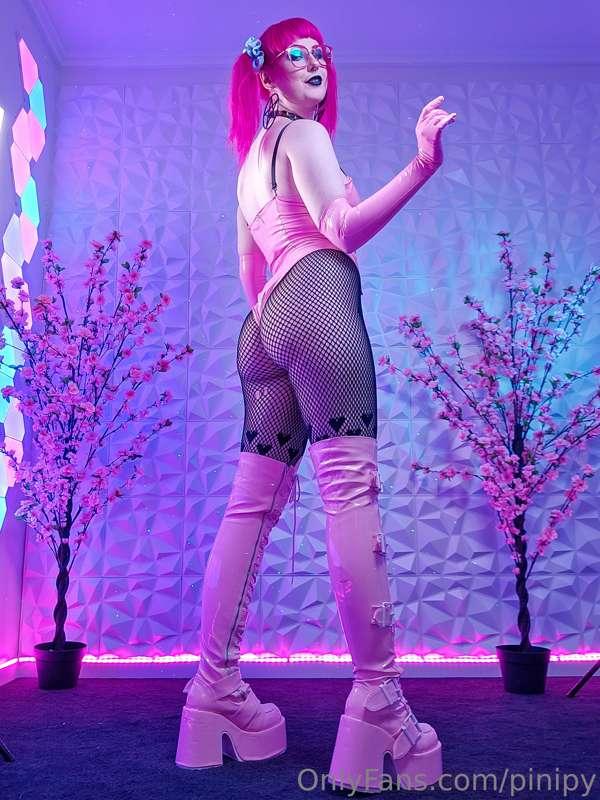 Rate my ass on a scale from 1-10