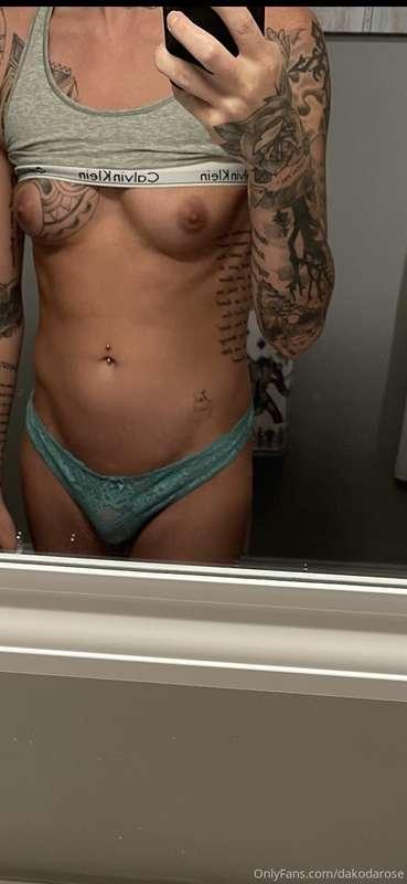 Look how puffy my nipples are getting 😍
Happy Saturday!!

I ..