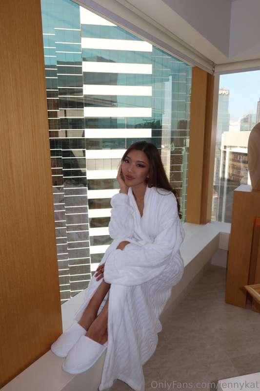 Wrapped up in this soft robe, but I might just let it slip😉🔥