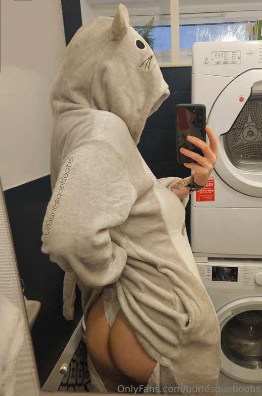 Easy access snugglefuck. 