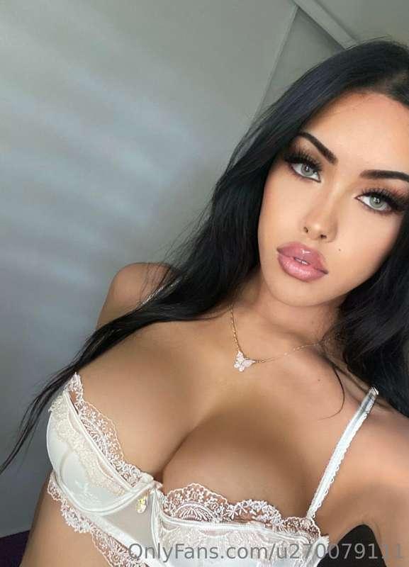 which is better black hair or blonde?