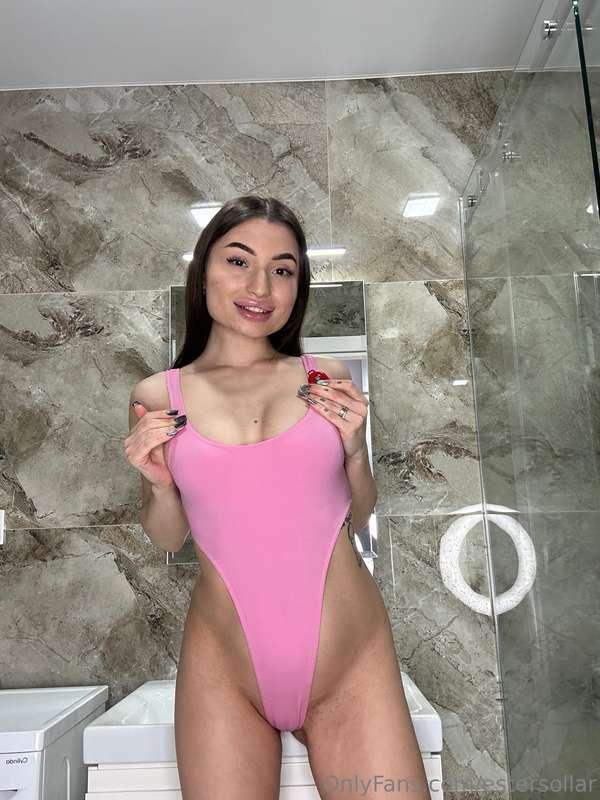 Do you like to take a shower by yourself?🚿 or would you like..