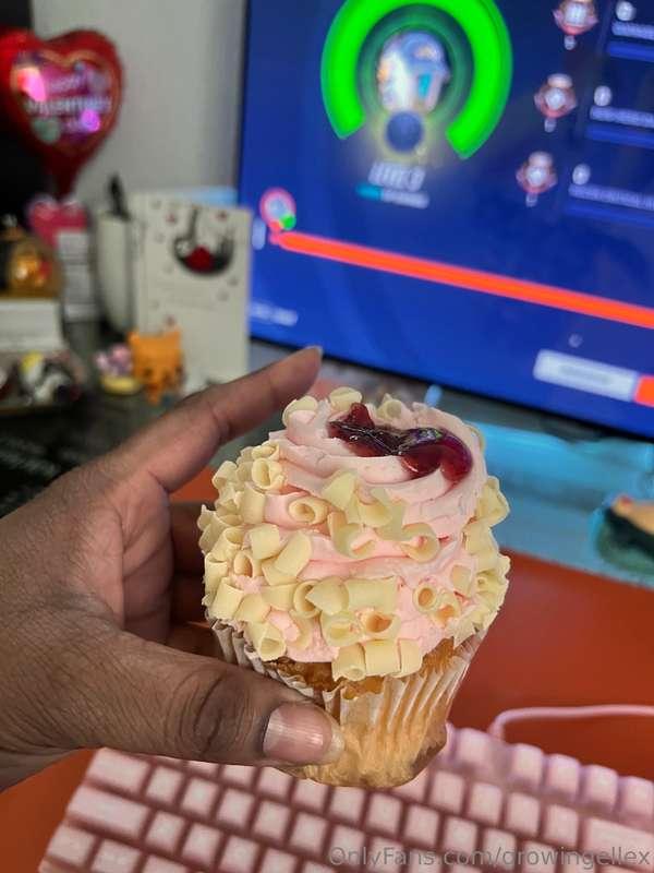 Don’t hate me yall. I have like 4 videos to upload but I hat..