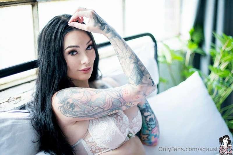 @hyliafawkes is back with a new set
AFTERGLOW

www.suicidegi..