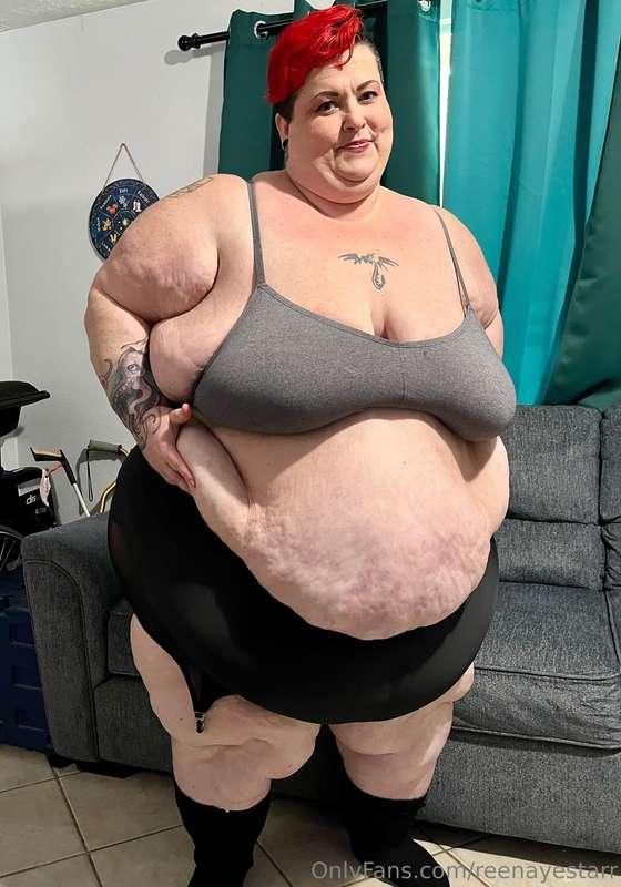 These tight spandex shorts make my ass look amazing. My thig..