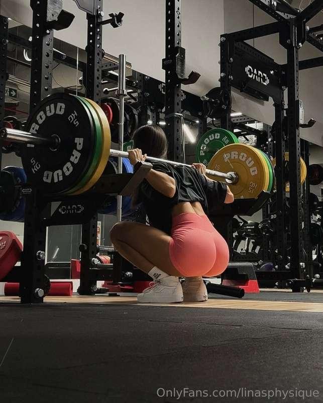 squat bby