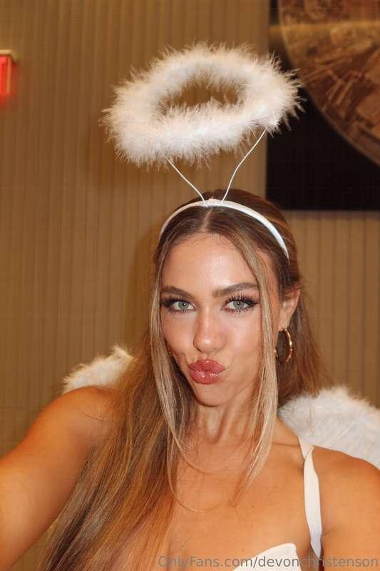 Get ready for a Halloween treat tonight! 🎃👻 Join me live at ..