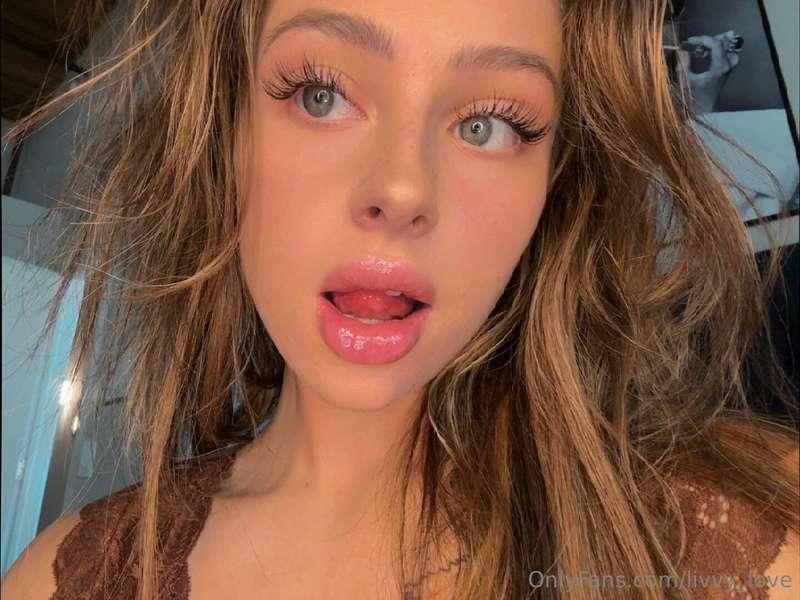 Fuck it Friday!! 👅 
