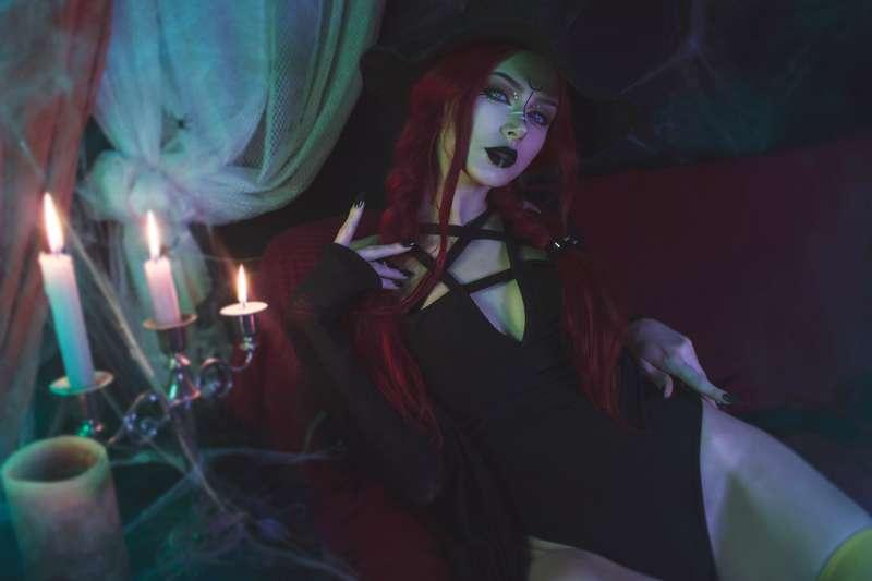 Time for some spooky mood 👻 
You are entering to a Witch hou..