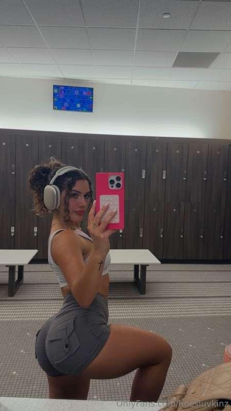 Who wants to get sweaty with me? 😉
