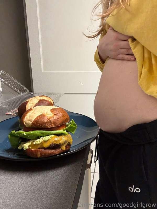 About to put these two homemade bacon avocado cheeseburgers ..