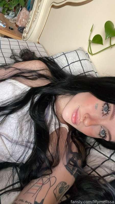 A peaceful day at home :)


#fyp #brunette #altgirl #egirl #tattooed #inked #pierced #longhair #selfie #lifestyle