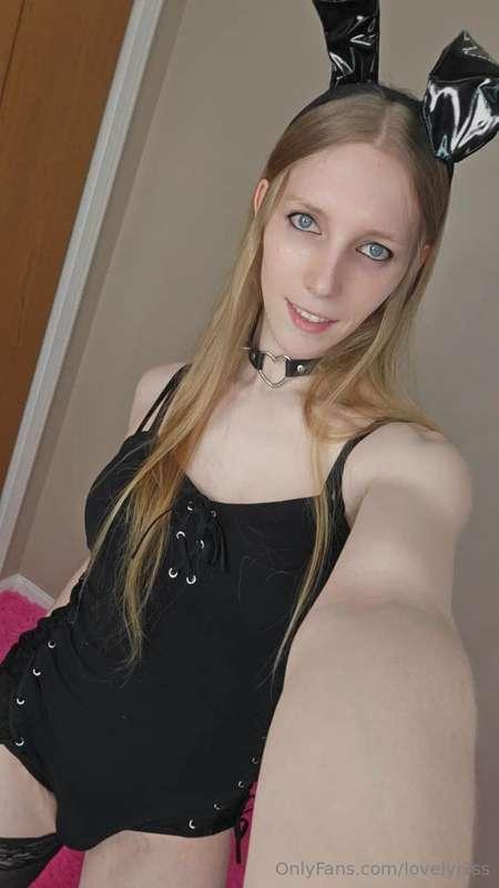Do you like me in black? 🖤