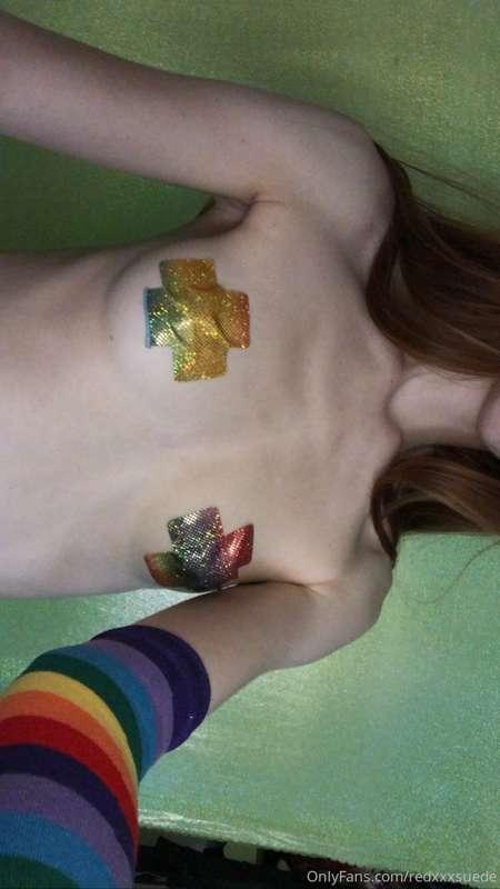 Peel off w teeth ONLY 🌈🌈