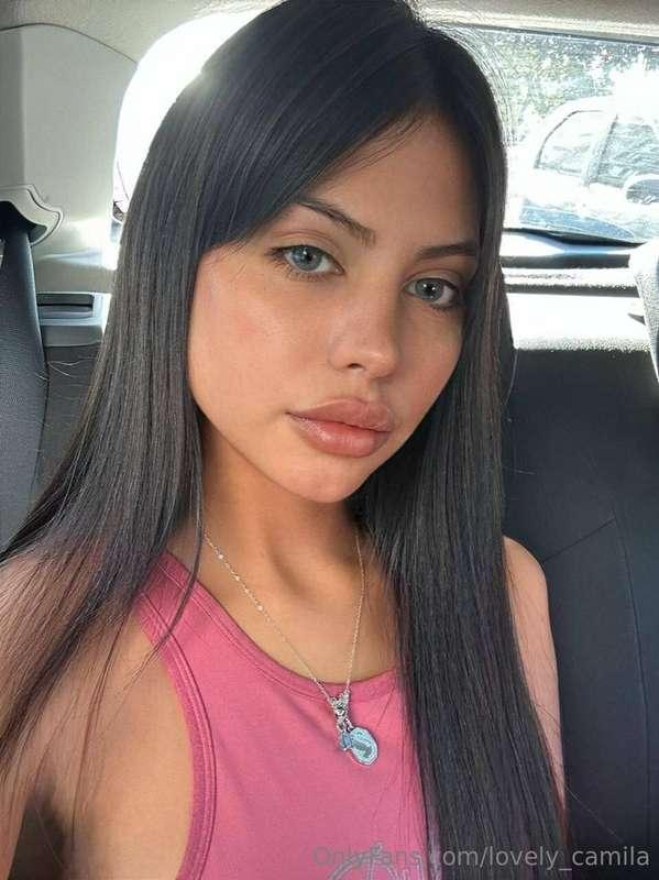 I always pay attention to hair in girls 👩🏻 I like it to be w..