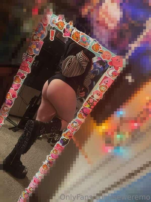 new boots :3 (definitely the main focus)