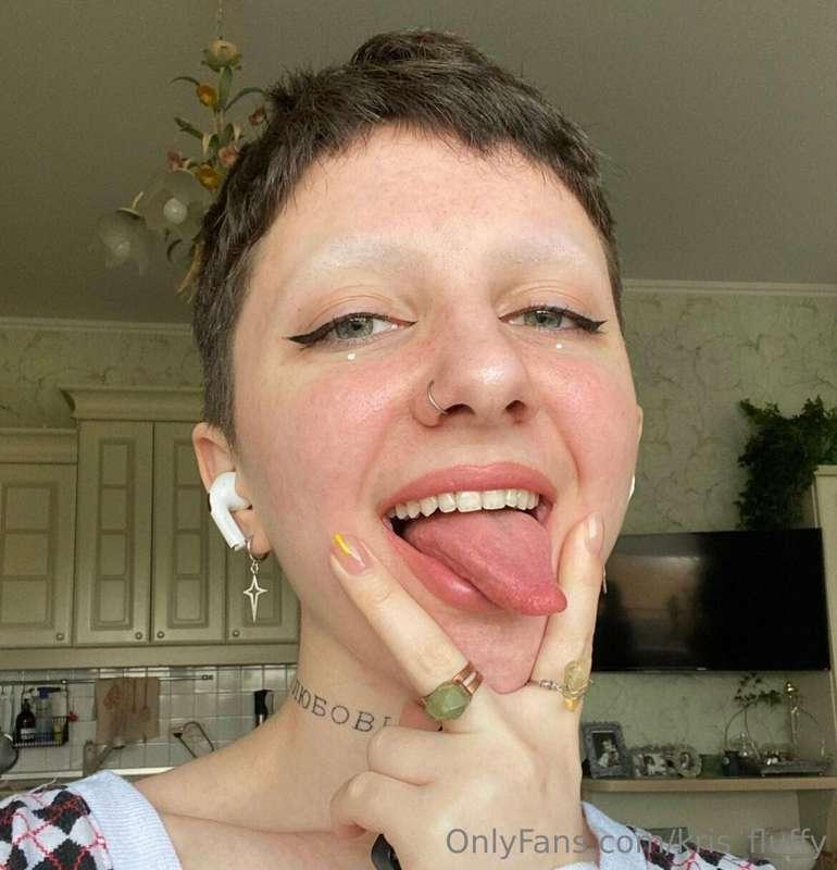I'm your crazy lesbian🌈👅