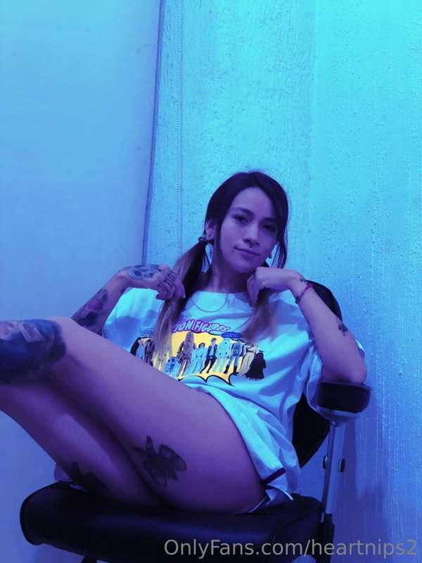 Wanna watch me spread my legs?