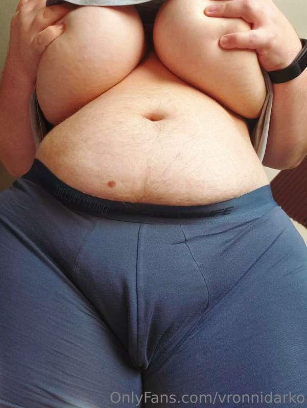 Some belly appreciation ~
I took these the other day before ..