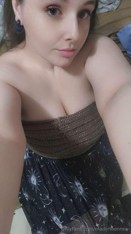 Everyone knows sluts never get cold 😘
