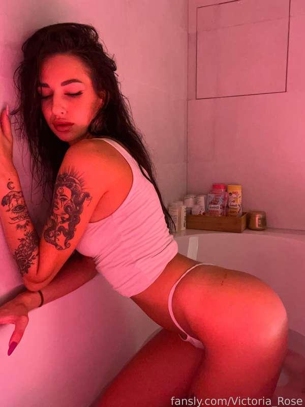 victoria_rose image #0