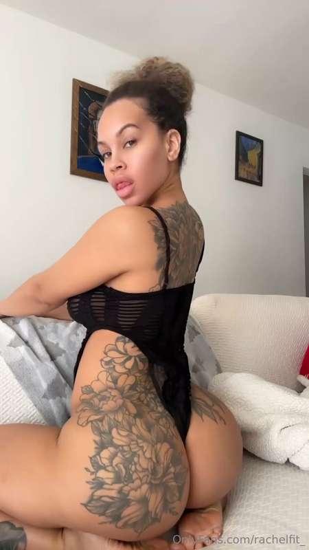 I've been in a wild mood I need someone to bend me over on a..