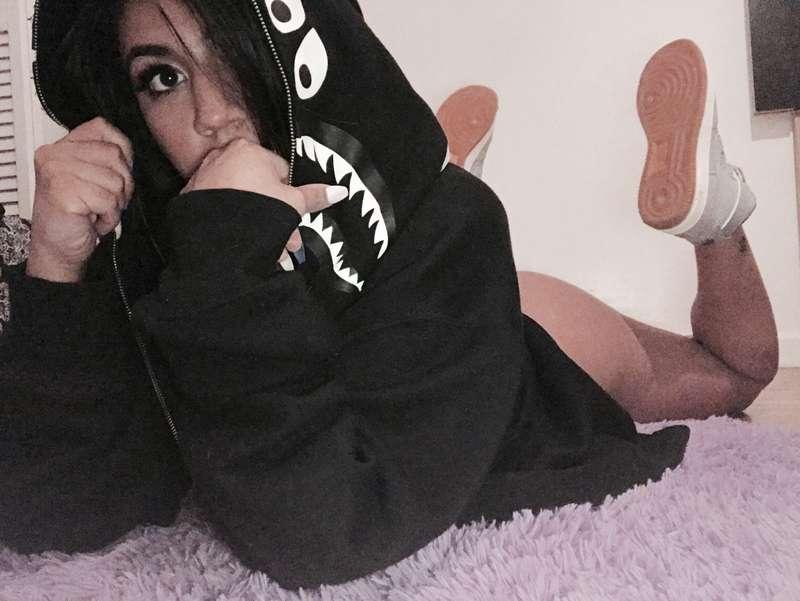 😈