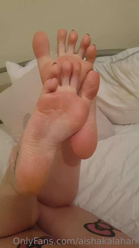 My feet await your servitude! 
Grovel & beg me to be able to..