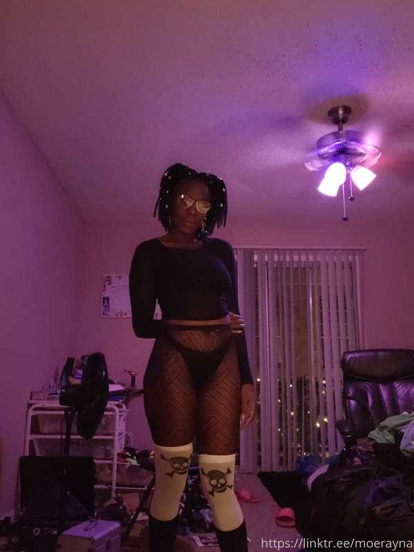 Here's some fuzzy, messy room pics! I'll be back posting thi..