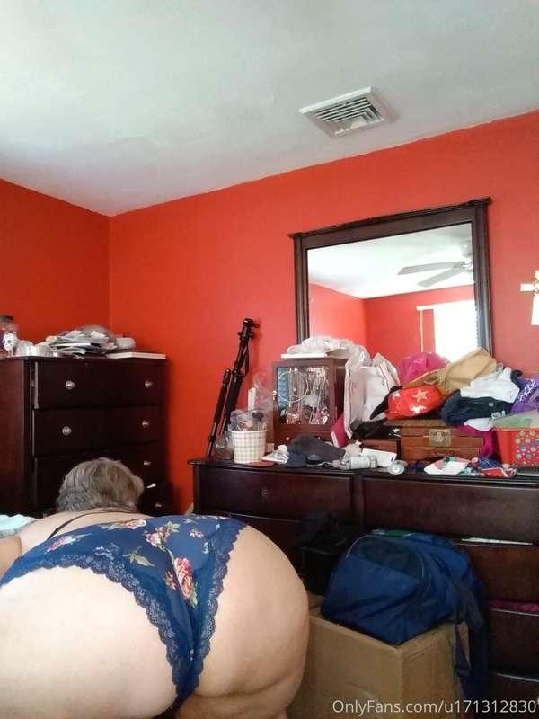 I wanna have a good pounding from your big cock🍆🍆🍆
