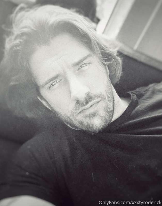 Artistic morning selfie ❤️☀️