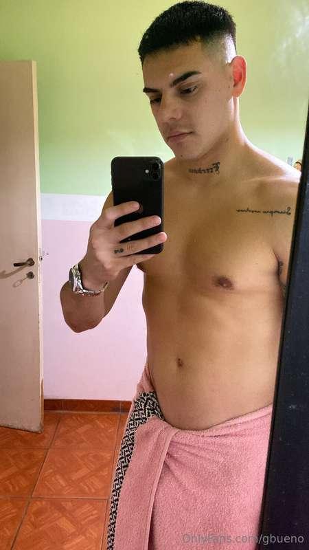 Can I take out the towel and show you what's underneath?🍆