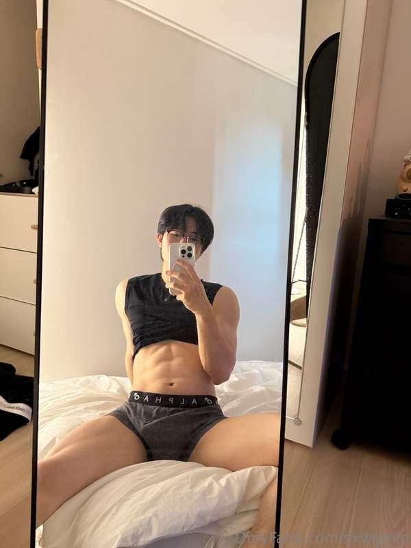 dm me for more spicy pics/videos🤓