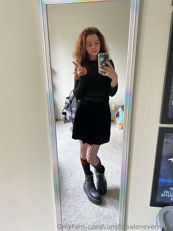 Help me figure out an outfit for Halloweentown!