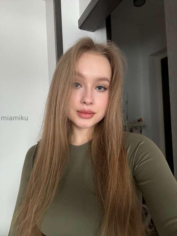 am I cute or sexy more?😍🤗