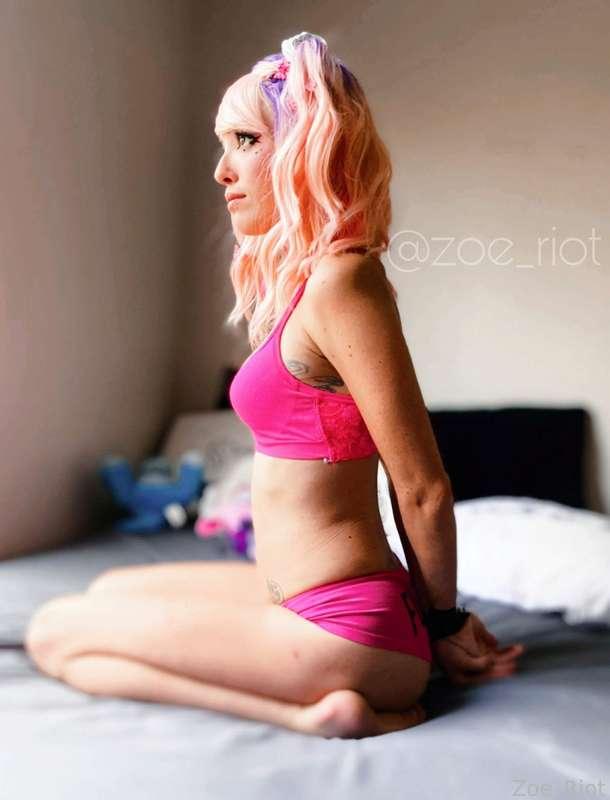 zoe_riot image #25