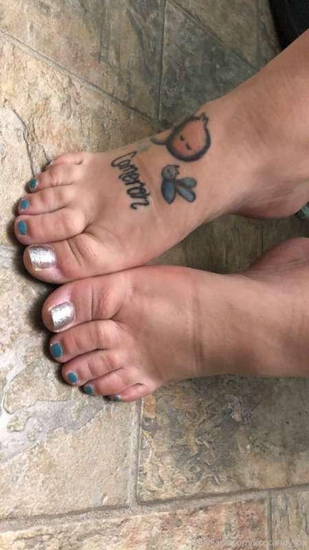 Anyone in here have a thing for feet?