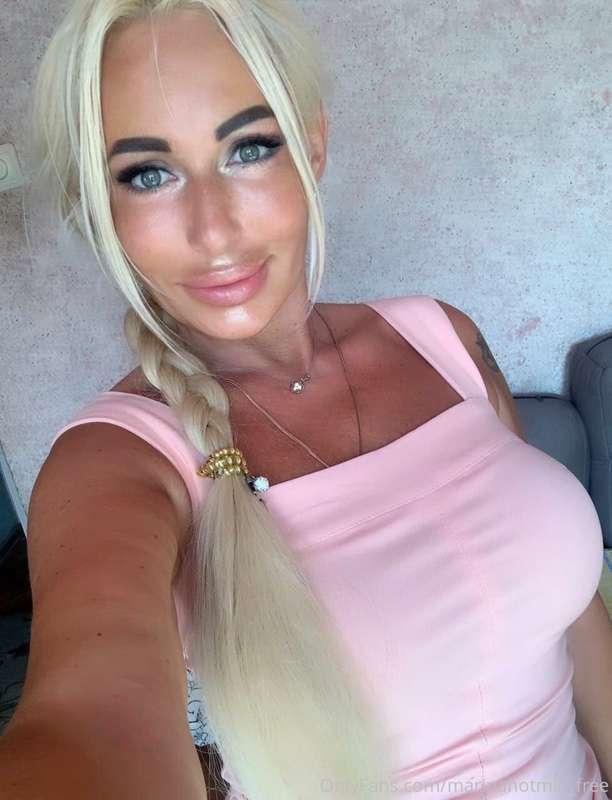 hello) https://onlyfans.com/marinahotmilf
subscribe to my of..