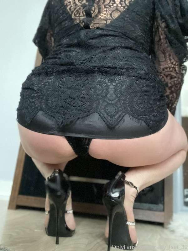 Hello 🖤