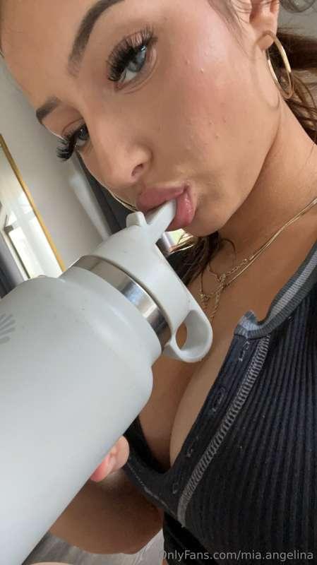 I'm so thirsty, how about you babe? 😋