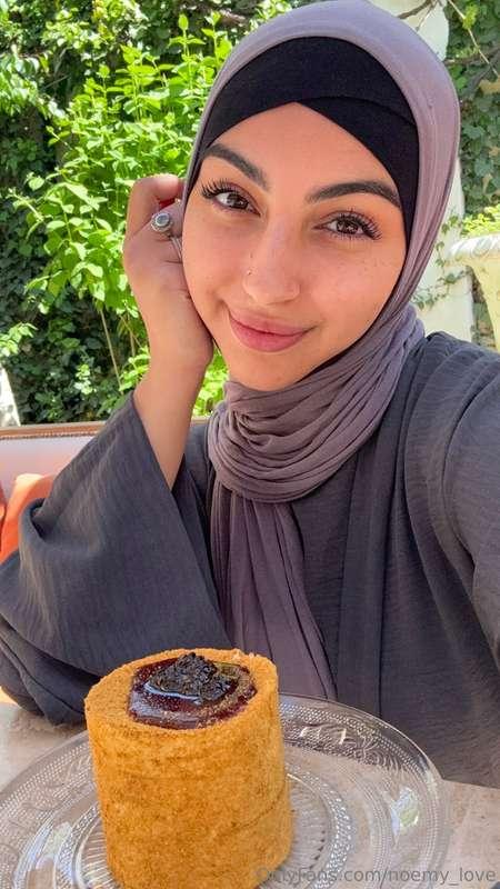 🍰✨ Sometimes you just have to stop and treat yourself to som..