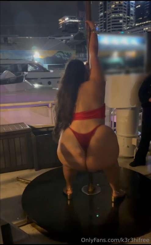 Should I become a stripper? 👀 Watch me play on this stripper..