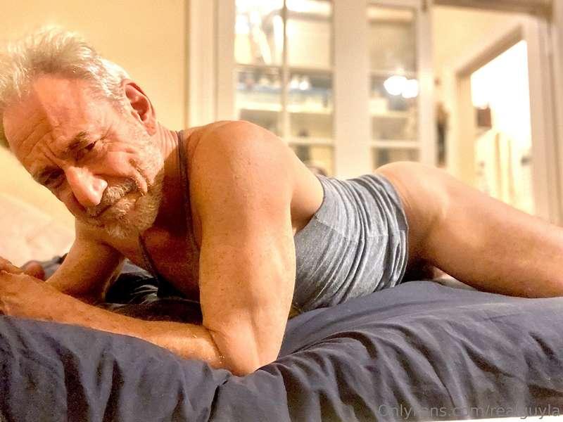 Do you prefer fucking a guy who's not fully naked? Or do you..