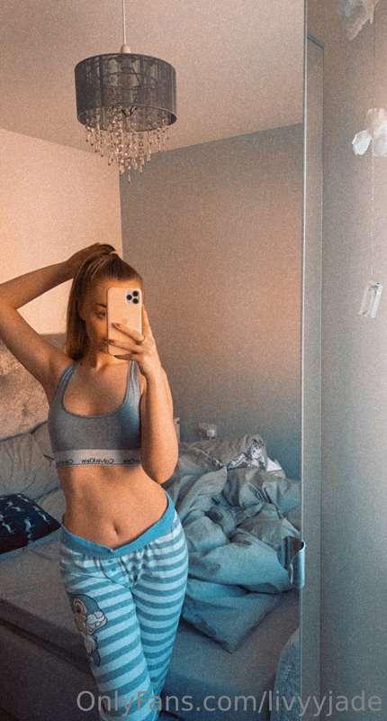 Just woke up💤😈🍑