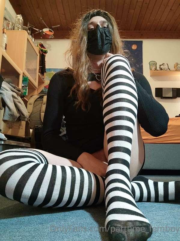 I can also dominate. Who wants to be fucked?