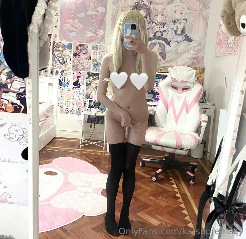 new solo content - naked in thigh highs soon 🤍🤍🤍