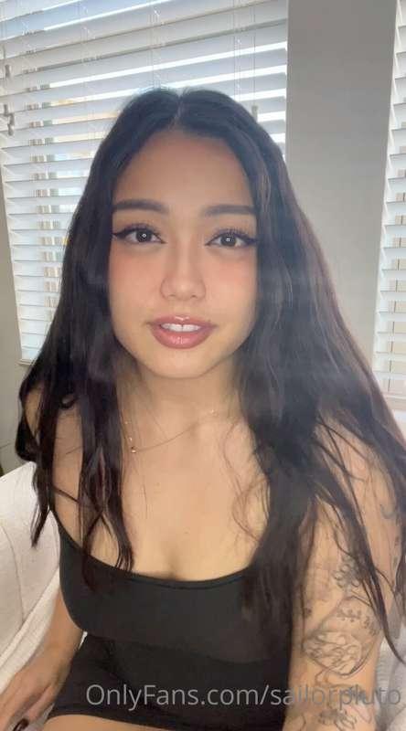 (🥰 pov: your cute coworker has been secretly crushing on you..